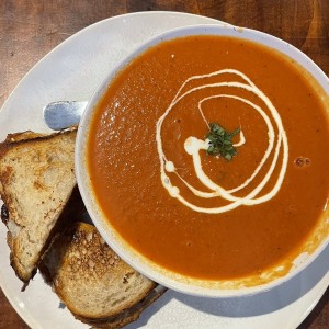 Sopa de tomate rostizado 