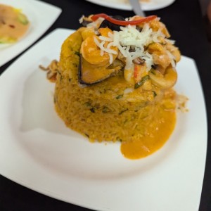 PLATOS FUERTES - Arroz Con Pollo