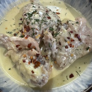 Pollo en salsa de ajos