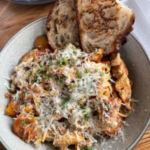 Cherry Tomato Chicken Pasta