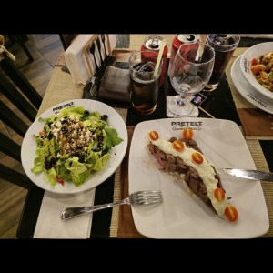 Filete Roquefort y Special Salad