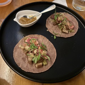 Tacos de chicharrón: NO TE  PUEDES IR SIN PROBARLOS 