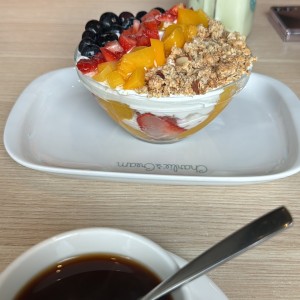 Desayunos - Yogurt con Granola