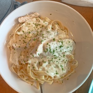 Amazing Alfredos - Fettuccine Alfredo