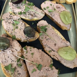 Mini bruschettas de foie grass