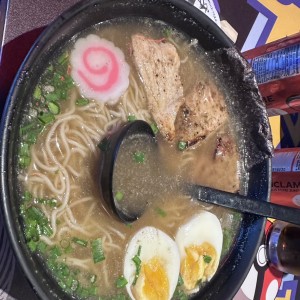 Platos Fuertes - Naruto ramen