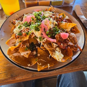 Chilaquiles en salsa roja