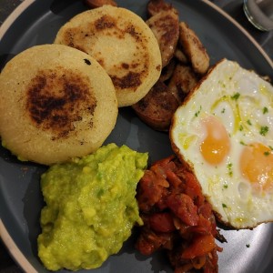 DESAYUNO - Colombian Breakfast