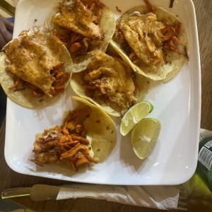 Tacos al pastor (despacharon con pedido especial sin vegetales) 