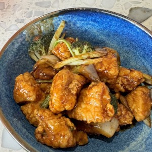 Platos Calientes - Mongolian chicken