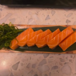 Sashimi de salmón