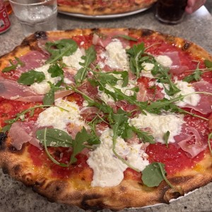 Pizzas Rojas - Speck e Stracciatella