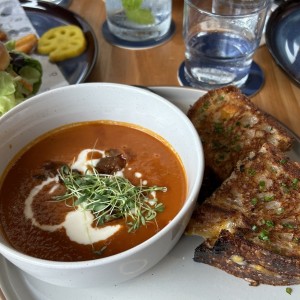 TOMATO SOUP & GRILLED CHEESE SANDWICH