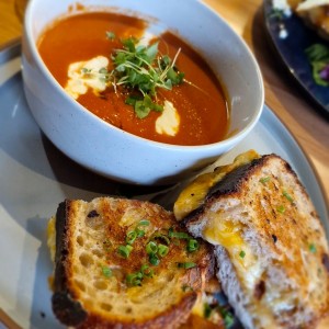 TOMATO SOUP & GRILLED CHEESE SANDWICH
