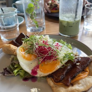 HOJALDRA BRISKET AL ESTILO AU CHEVAL