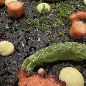 ARROZ NEGRO DE PULPO CROCANTE