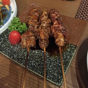 Brocheta De Pollo Yakitori