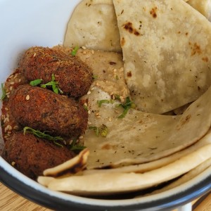 Entradas - HUMMUS CON FALAFEL