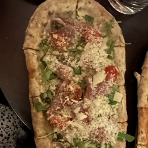 Pizzetta italiana con prosciutto