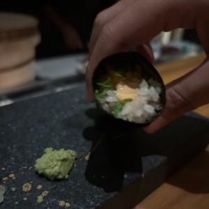 Handroll - Spicy Salmon