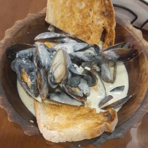 Mejillones al ajillo