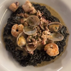 Rissoto negro de mariscos 