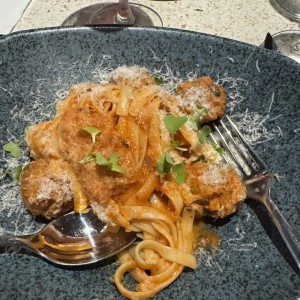 Linguini al Polpette (albondigas)