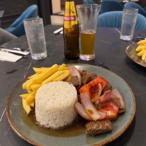 Lomo Saltado peruano