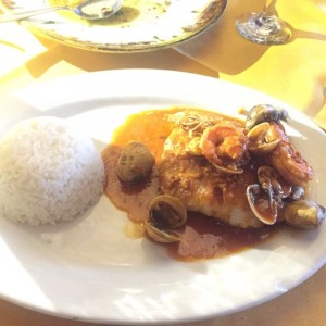 Corvina en salsa se Langostinos