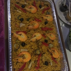 Paella de mariscos y pollo (para llevar)