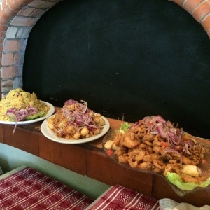 Arroz, Ceviche frito y Jalea de mariscos. 