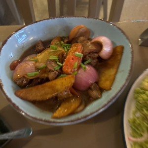 Platos Fuertes - Lomo Saltado