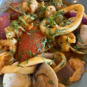 Sudado de Pescado y Mariscos