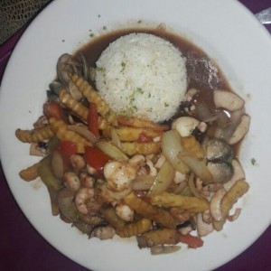 Saltado de mariscos