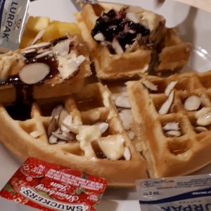 Waffles con mermeladas