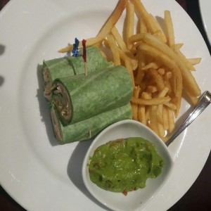 Wrap de pollo con aguacate