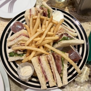 EMPAREDADOS - Club Sandwich