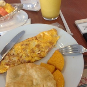 omelette de jamon, hojaldre y tortilla