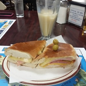 Emparedado Cubano 