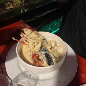 Cazuela de Mariscos y Langosta