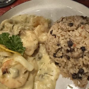 Filete de Corvina Rellena de Mariscos