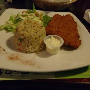 Corvina Apanada con Arroz Pencas