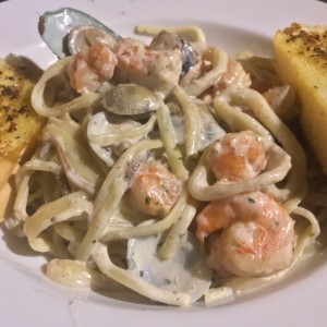 Fruto di mare en salsa blanca