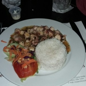 Pulpo al Ajillo