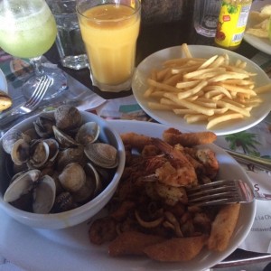 Medio mixto de mariscos a la parrilla