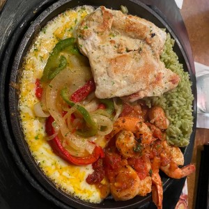 Sizzling chiken and shrimp