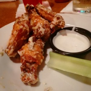 wings ajo y queso