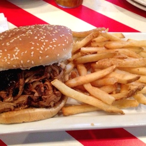 Lunch Menu: Tennessee BBQ Pull Pork Sandwich 