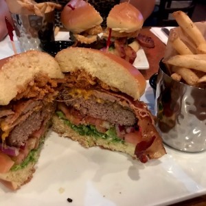 Cowboy triple meat Burger 