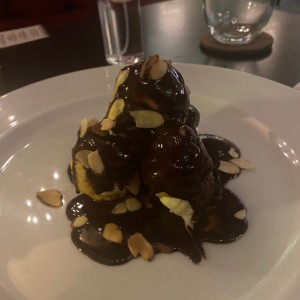 Profiteroles